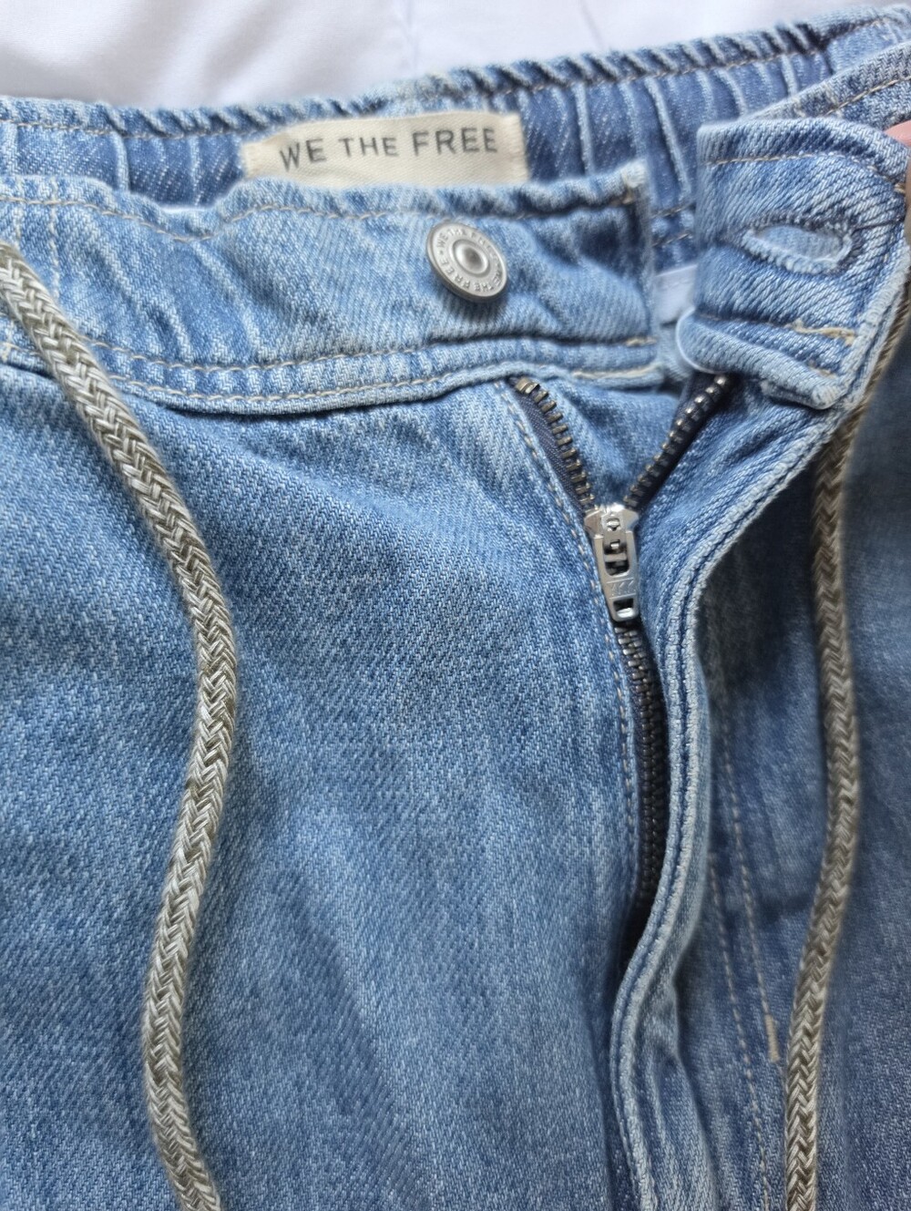 NWOT We The Free Logan Cinched Cargo Jeans with Drawstring Waist - Picture 13 of 14